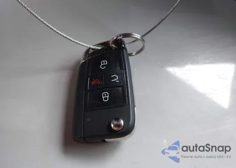 2017 Volkswagen Golf Gti Autobahn 4-Door/S 4-Door/Se 4-Door/Sport 4-Door z USA, uszkodzony, nr VIN 3VW447AU4HM030396